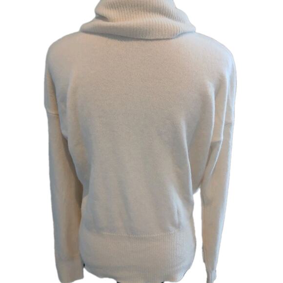 C. Wonder French Bulldog Dog Red Heart Turtleneck Off White Ivory Sweater LARGE - Picture 7 of 7